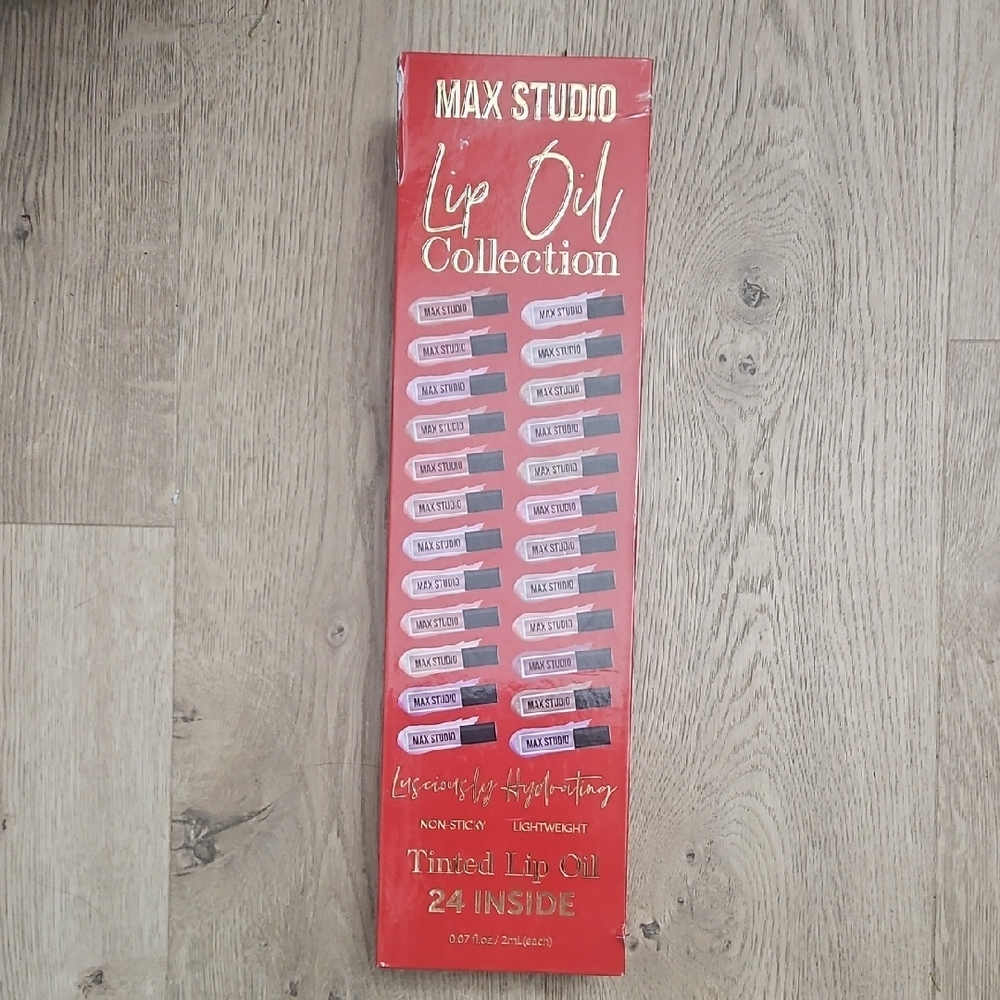 Max Studio Red Lip Oil Collection